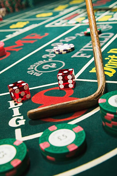slotbos MSC live dealer studio interface on mobile phone showing roulette table and chat sidebar
